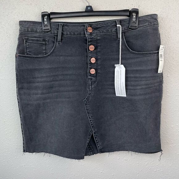 NWT Sanctuary Black Denim Skirt Sizes 25, 29, and 32 - Picture 1 of 6